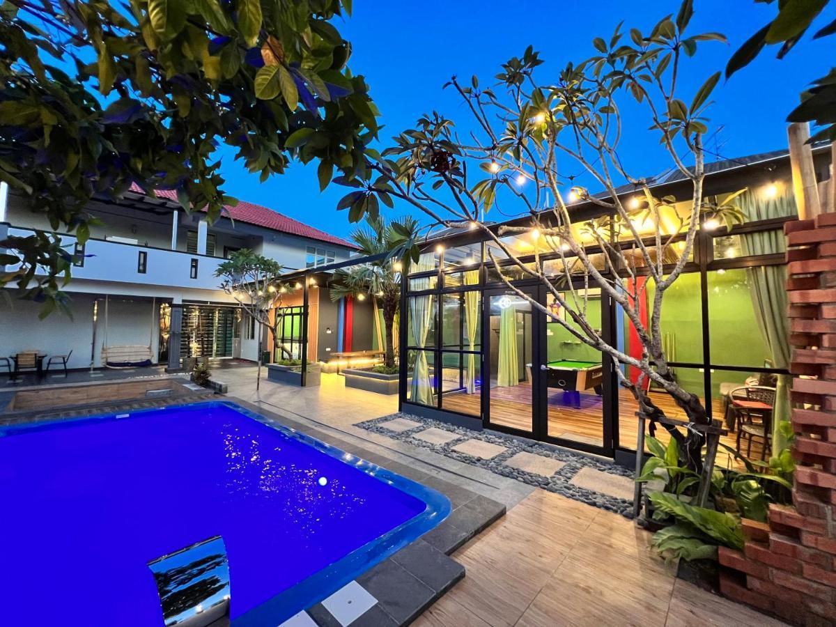 The Uniique Haus - Johor 1St Staycation Water Dining Experience جوهر بهرو المظهر الخارجي الصورة