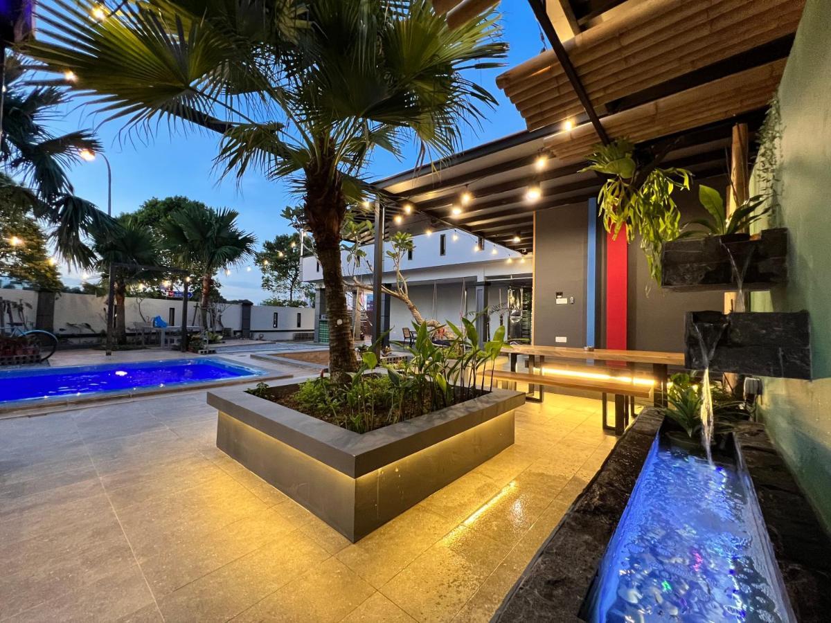 The Uniique Haus - Johor 1St Staycation Water Dining Experience جوهر بهرو المظهر الخارجي الصورة